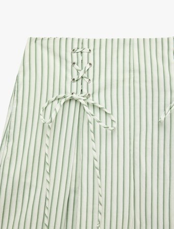Koton X Sibil Çetinkaya - Slim Fit Çapraz Bağlama Detaylı Fiyonklu Çizgili Poplin Mini Mikro Şort