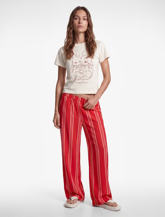 Koton X Sibil Çetinkaya - Slim Fit Kısa Kollu Bisiklet Yaka Tavşan Baskılı Crop Tişört