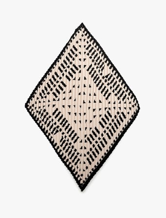 Geometrik Desenli Pileli Kare Saten Fular Bandana