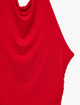 Asimetrik Kesim Slim Fit Drapeli Kolsuz Degaje Yaka Bluz