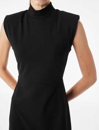 Krep Scuba Kumaş Slim Fit Kolsuz Dik Yaka Midi Elbise