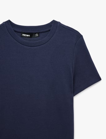 Pamuklu Slim Fit Bisiklet Yaka Kısa Kollu Basic Tişört