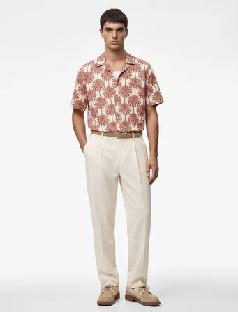 Regular Fit Kısa Kollu Devrik Yaka Palmiye Desenli Gömlek