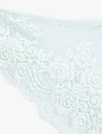Çiçek Detaylı Dantelli Brazilian Külot