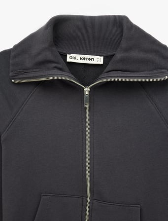 Pamuklu Uzun Kollu Cep Detaylı Slim Fit Fermuarlı Sweatshirt