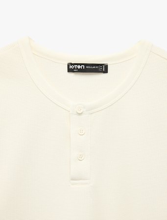 Regular Fit Waffle Dokulu Kısa Kollu Düğmeli Henley Yaka Tişört
