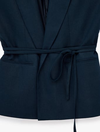 Keten Görünümlü Bağlama Detaylı Cepli Kolsuz Blazer Yelek