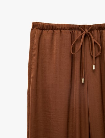 Aerobin Kumaş Straight Fit Cepli Düz Geniş Paça Saten Pantolon