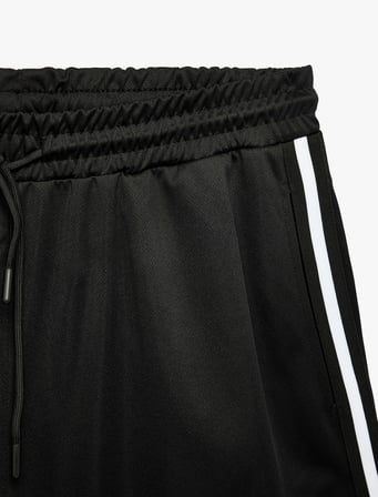 Cepli Biyeli Beli Bağcıklı Spor Şort