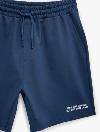 Pamuklu Cepli Straight Fit Beli Bağcıklı Baskılı Spor Şort