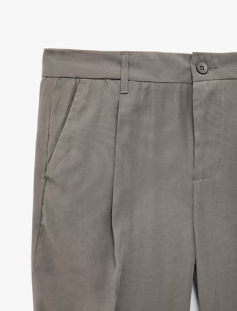 Pileli Cep Detaylı Regular Fit Viskon Kumaş Pantolon