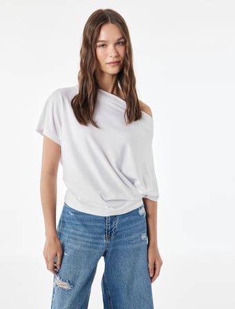 Modal Karışımlı Slim Fit Yarasa Kol Kayık Yaka Tişört