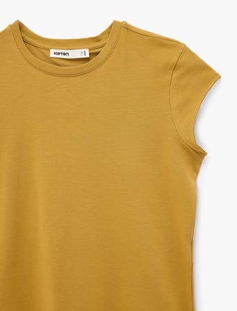 Pamuklu Regular Fit Kap Kollu Bisiklet Yaka Basic Tişört