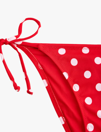 Koton X Sibil Çetinkaya - Bağlamalı Yanları İpli Puantiyeli Bikini Altı