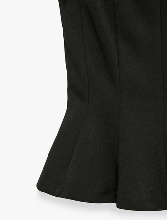 Krep Scuba Kumaş Fiyonk Detaylı Kayık Yaka Kolsuz Peplum Bluz