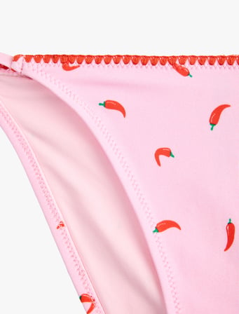 Koton X Sibil Çetinkaya - Kroşe Detaylı Biber Baskılı Yanları İpli Bikini Altı