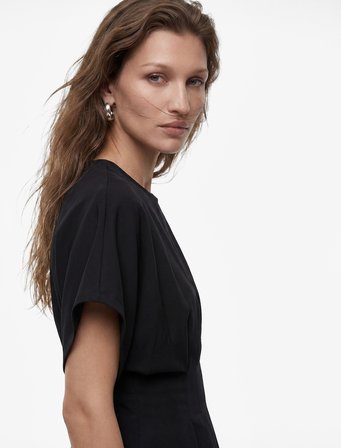 Viskon Kumaş Slim Fit Bisiklet Yaka Kısa Kollu Belden Oturtmalı Pileli Bluz