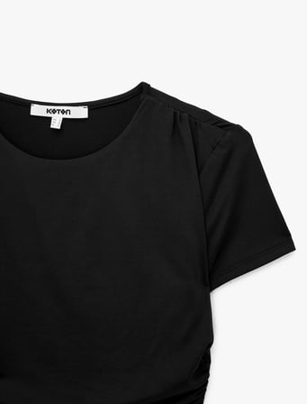 Drape Detaylı Slim Fit Bisiklet Yaka Kısa Kollu Crop Tişört