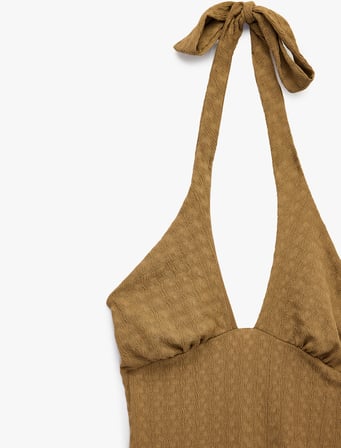 Bürümcük Kumaş Dokulu Slim Fit Boyundan Bağlama Detaylı Derin V Yaka Midi Elbise