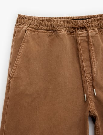 Pamuklu Rahat Kalıp Jogger Beli Bağcıklı Bermuda Jean Şort