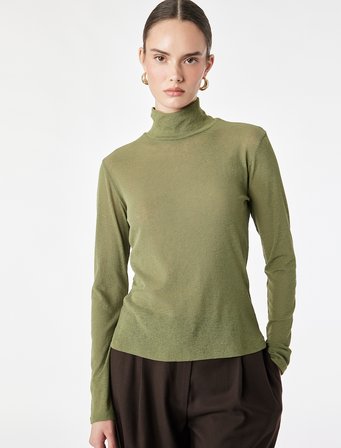 Slim Fit Dik Yaka Uzun Kollu Tişört
