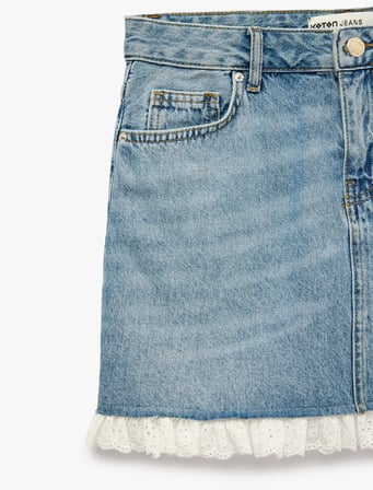 Dantel Detaylı Cepli Düğmeli Mini Denim Etek