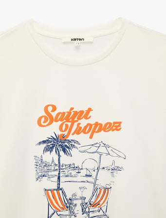 Koton X Şahika Ercümen - Pamuklu Bisiklet Yaka Kısa Kollu Saint Tropez Baskılı Tişört
