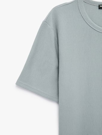 Pamuklu Regular Fit Tok Kumaş Kısa Kollu Bisiklet Yaka Basic Tişört