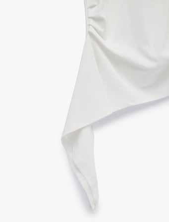 Modal Kumaş Slim Fit Bisiklet Yaka Kısa Kollu Asimetrik Tişört