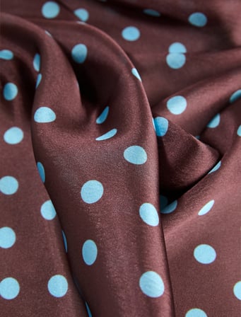 Puantiye Desenli Saten Kare Bandana Fular