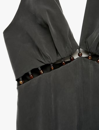 Viskon Halter Yaka Boncuk Detaylı Kolsuz Uzun Elbise