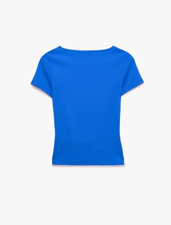 Pamuklu Slim Fit Kayık Yaka Kısa Kollu Drapeli Tişört