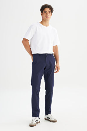 Regular Fit Normal Kesim Dar Paça Yan Cep Detaylı Lacivert Pantolon