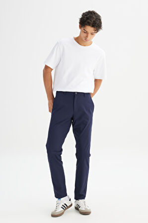 Regular Fit Normal Kesim Dar Paça Yan Cep Detaylı Lacivert Pantolon