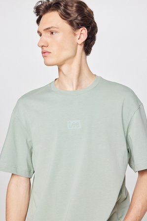 %100 Pamuk Nefes Alan Kumaş Loose Fit Rahat Kesim Logo Detaylı Tişört