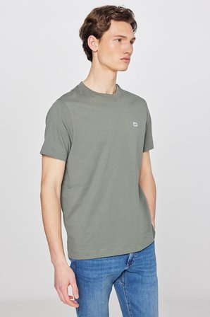 %100 Pamuk Regular Fit Normal Kesim Bisiklet Yaka Logo Detaylı Tişört