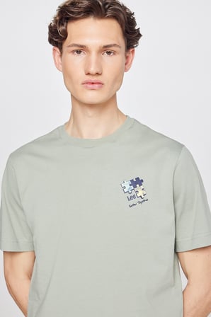 %100 Pamuk Regular Fit Normal Kesim Bisiklet Yaka Logo Detaylı Tişört