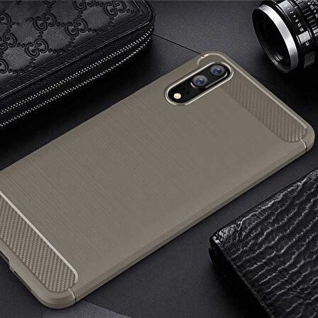 Huawei P20 ile Uyumlu Kamera Korumalı Darbe Önleyici Carbon Brushed Silikon Kılıf