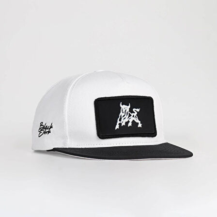 Boğa Logolu Siyah-Beyaz Hip Hop Şapka