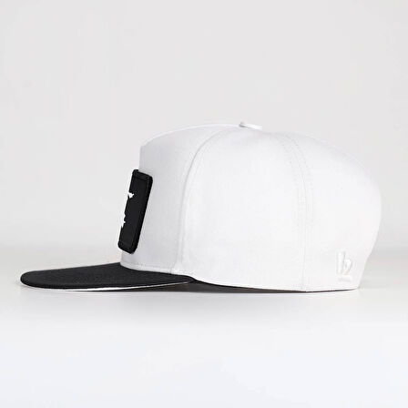 Boğa Logolu Siyah-Beyaz Hip Hop Şapka