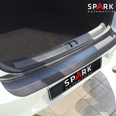 Volkswagen Passat 2015- Yılı ve Sonrası Uyumlu Arka Tampon Eşiği Mat