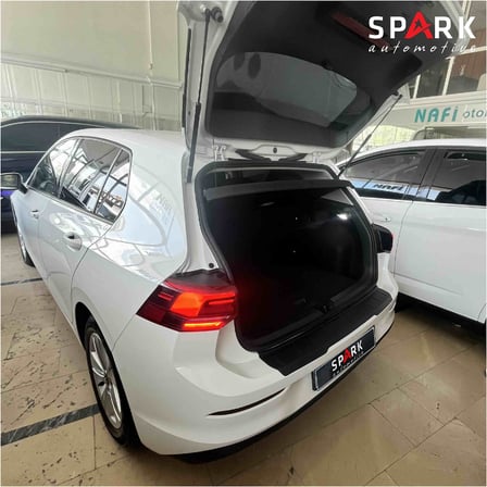 Volkswagen Golf 8 2021- Yılı ve Sonrası Uyumlu Arka Tampon Eşiği Mat