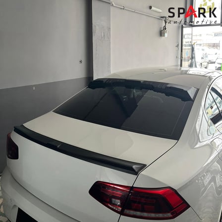 Volkswagen Passat 2015- Yılı ve Sonrası Uyumlu Arka Cam Spoyler