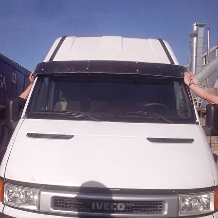 Iveco Daily 2000-2006 Yılları Arası Ön Cam Güneşliği