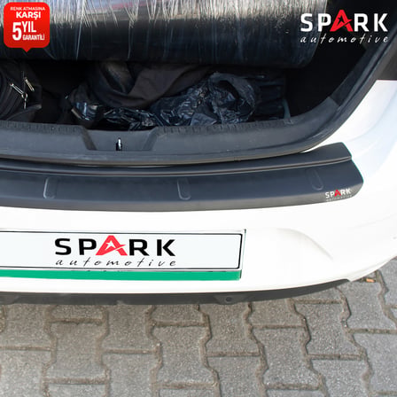 Renault Megane 4 2016- Yılı ve Sonrası Uyumlu Arka Tampon Eşiği Mat