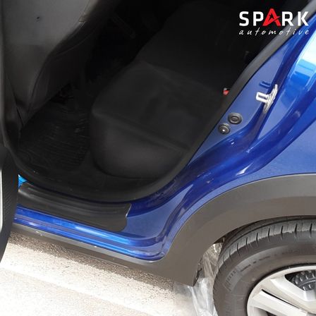 Dacia Sandero 2021 Set 4 Parça Kapı Eşiği Siyah Mat Asa Kum Desen Standart