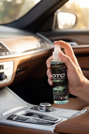 Gardenya Çiçeği 150 ml Oto Parfümü – Zarif ve Etkileyici Bir Koku Deneyimi