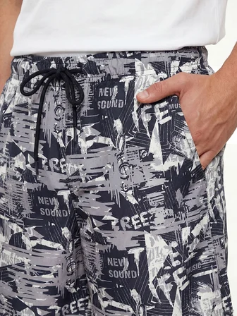 LCW SWIMWEAR Lacivert Diz Altı Boy Desenli Erkek Deniz Şortu
