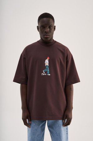 Erkek Minimal Baskılı ve Nakışlı Oversize Tişört Kahverengi