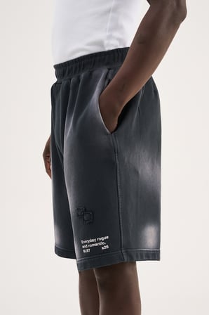 Erkek Minimal Patched Yıkamalı Oversize Şort Siyah